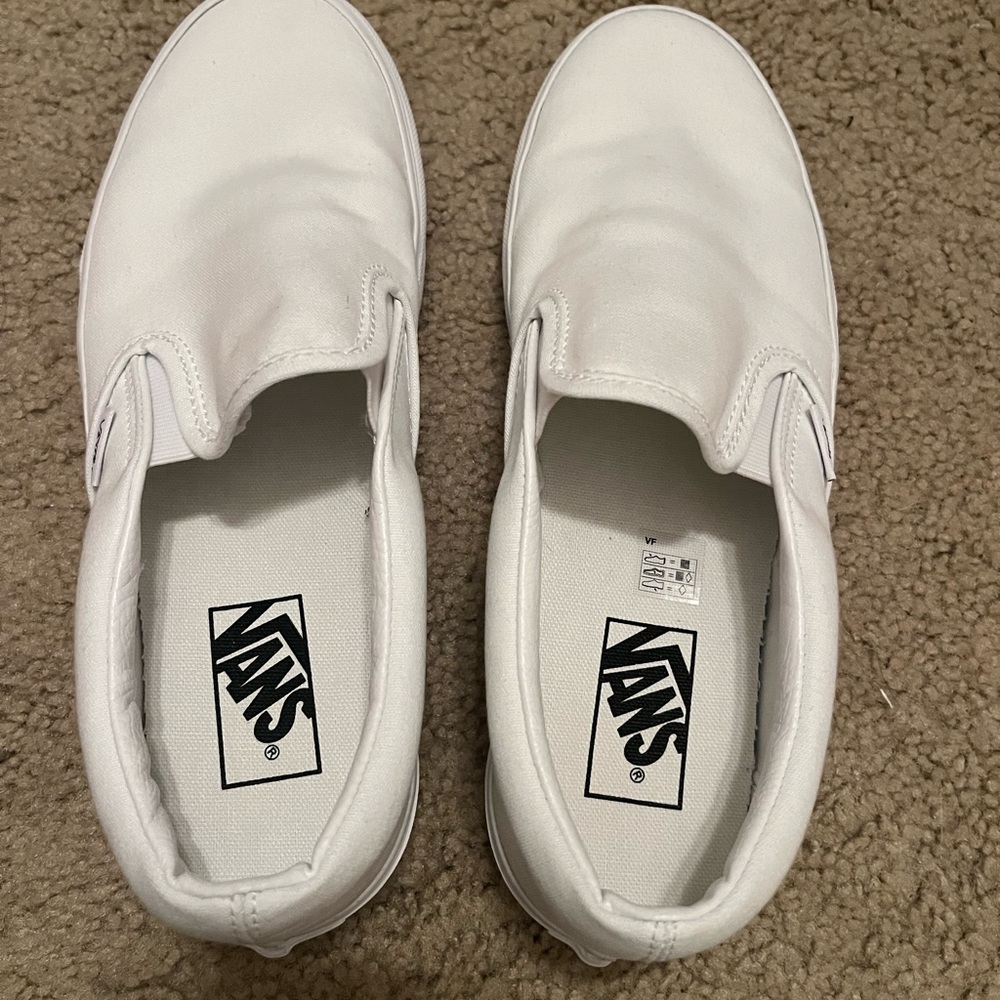 White slide Vans